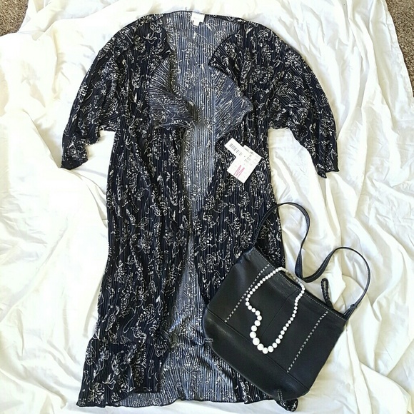 LuLaRoe Tops - 🦄💍Absolutely GORGEOUS Shirley💍🦄